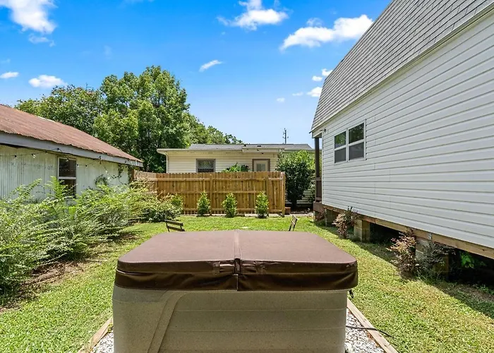 Holiday home Tiny House Retreat Hot Tub Cozy Pensacola