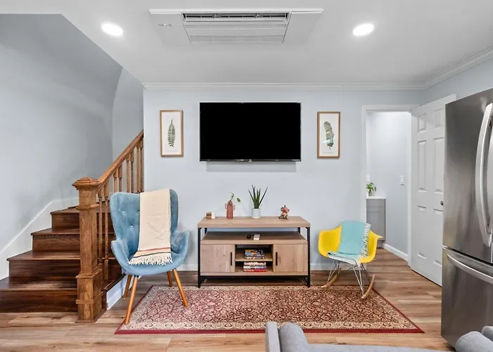 Tiny House Retreat Hot Tub Cozy Pensacola